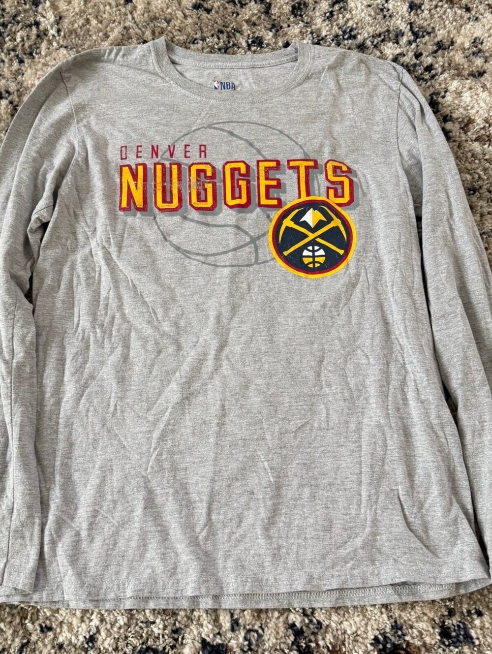NBA Denver Nuggets Gray Long Sleeve T-Shirt Size M Basketball Graphic Tee